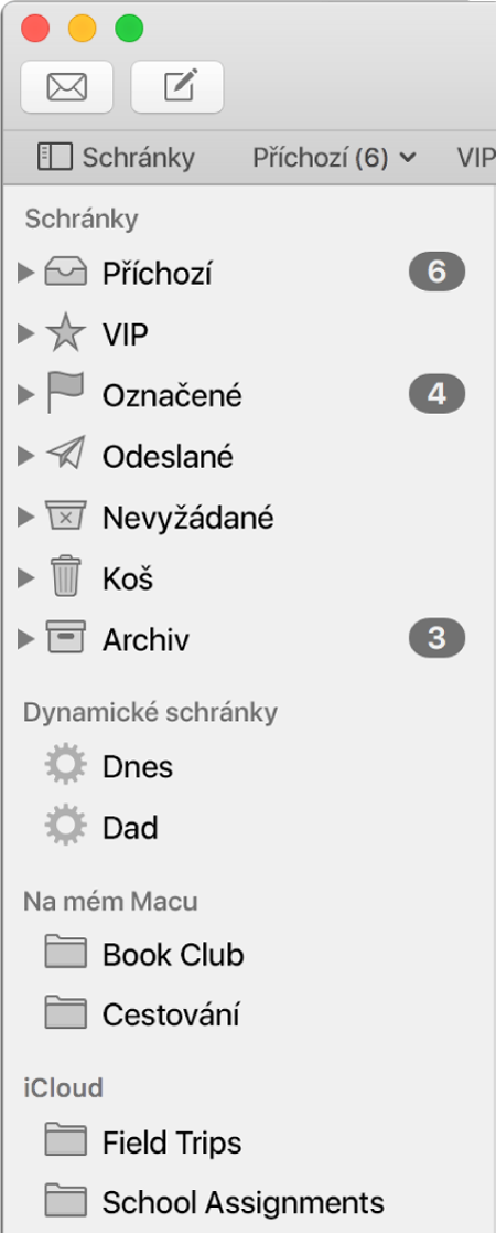 Boční panel Mailu se standardními schránkami (Příchozí, Koncepty atd.) v horní části a s dalšími vytvořenými schránkami v částech Na mém Macu a iCloud