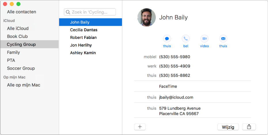 Contacten-venster met navigatiekolom met daarin groepen zoals 'Book Club' en 'Cycling Group' en de knop onder in een contactpersoonkaart voor het toevoegen van een nieuwe contactpersoon of groep.