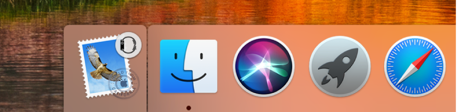 Ein Handoff-Symbol einer App der Apple Watch links im Dock