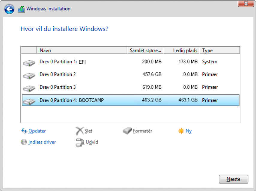 I Windows-installationen er dialogen “Hvor vil du installere Windows?” åben, og partitionen BOOTCAMP er valgt.