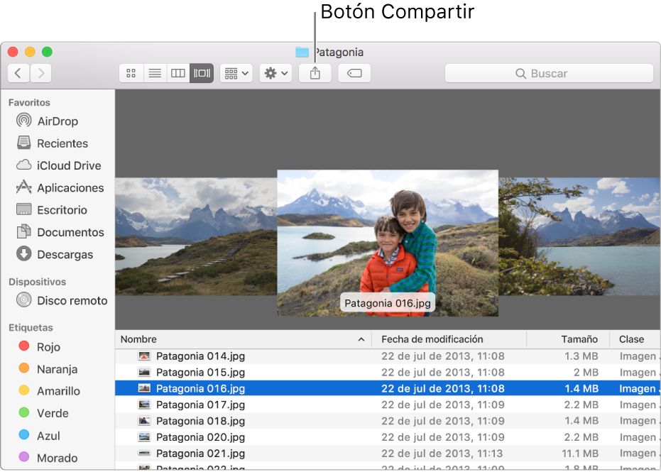 El botón Compartir en una barra de herramientas de la ventana del Finder.