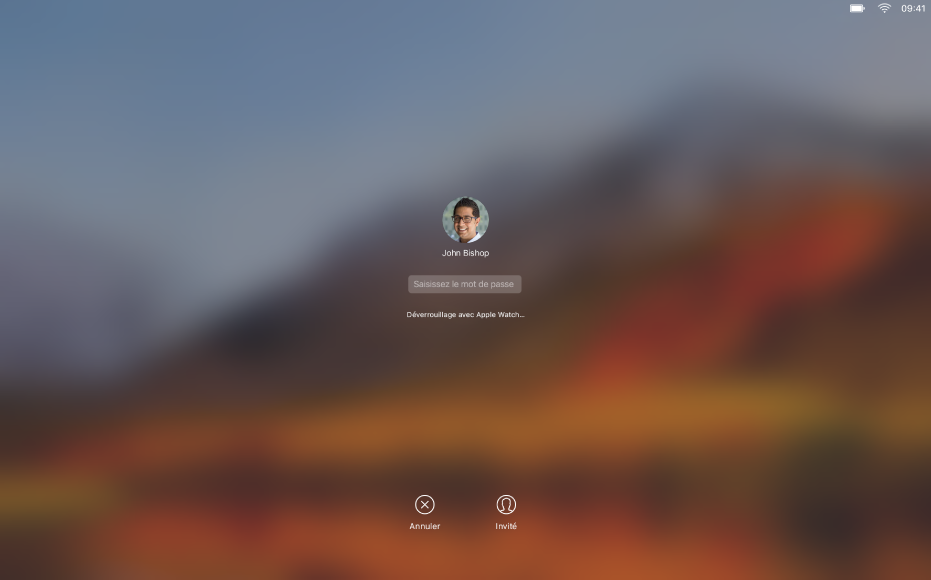 Écran de déverrouillage automatique avec un message en son centre indiquant que le Mac est déverrouillé par l’Apple Watch.