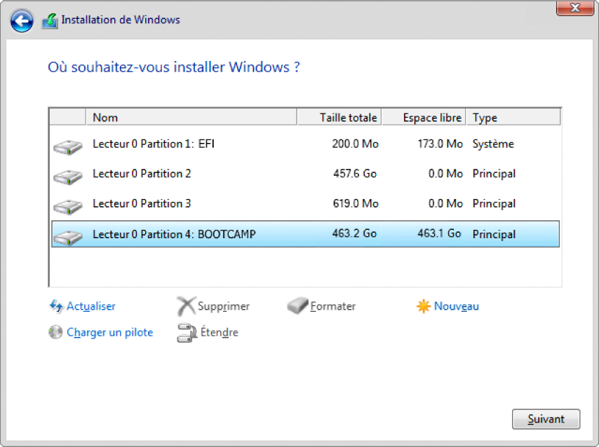 Dans la configuration de Windows, la zone de dialogue « Où souhaitez-vous installer Windows ? » est ouverte, et la partition BOOTCAMP est sélectionnée.