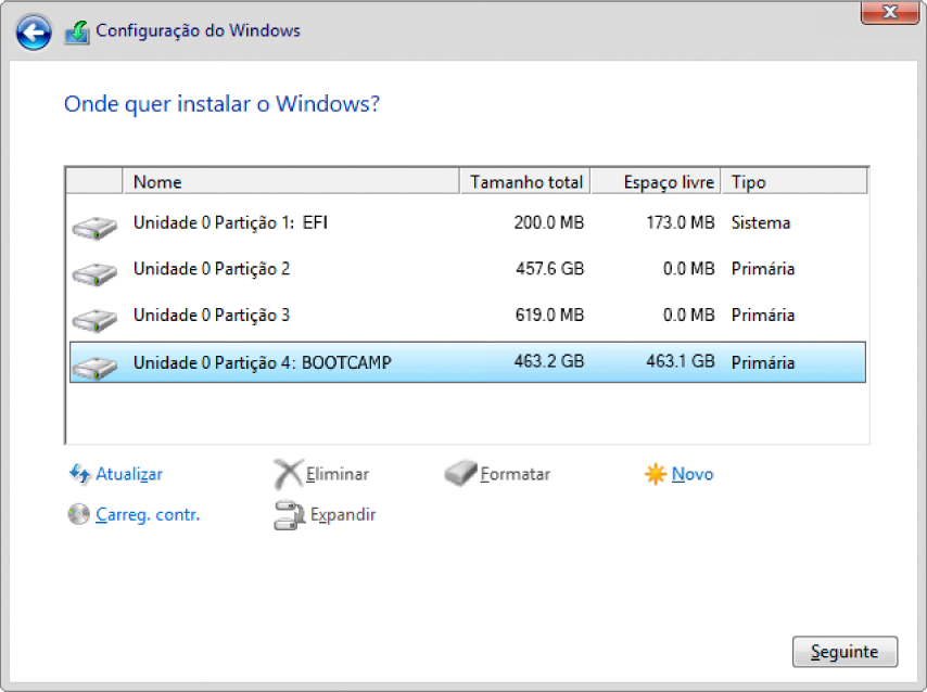 Na Configuração do Windows, a caixa de diálogo “Onde pretende instalar o Windows?” é apresentada, com a partição BOOTCAMP selecionada.