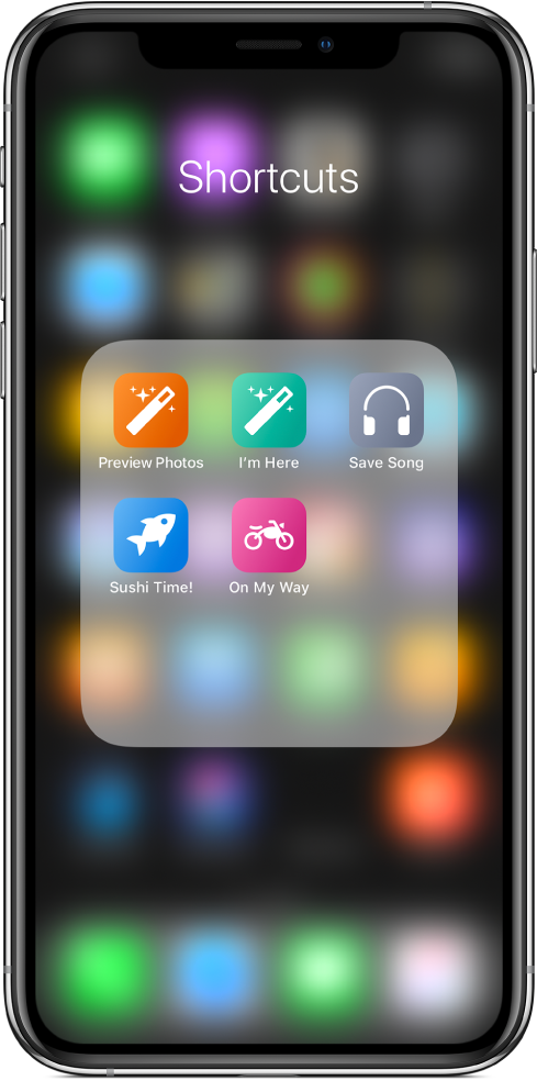 Der Home-Bildschirm von iOS mit in einem Ordner gruppierten Kurzbefehlen.