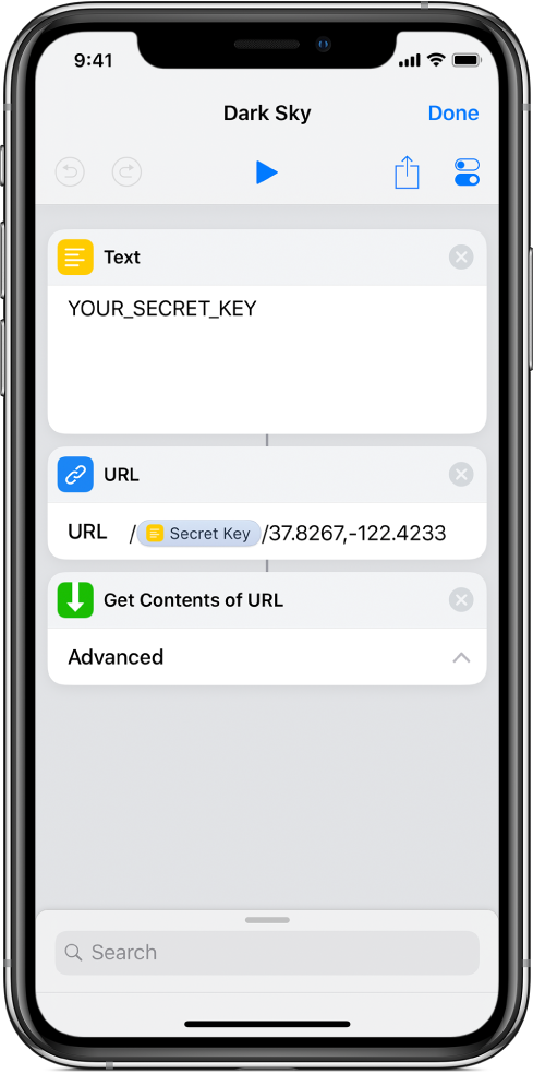 En Dark Sky API-förfrågan som innehåller en Text-åtgärd med en hemlig API-nyckel, följt av en URL-åtgärd som pekar på API-ändpunkten med hjälp av en Hemlig nyckel-variabel, följt av en Hämta innehåll från URL-åtgärd.