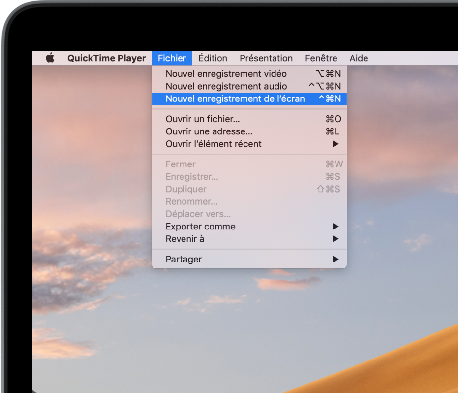 Le menu Fichier est ouvert dans l’app QuickTime Player et la commande Nouvel enregistrement de l’écran est sélectionnée pour commencer l’enregistrement de l’écran.