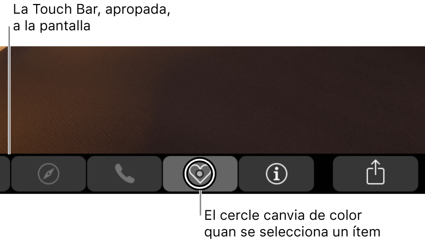 Touch Bar amb el zoom activat a la part inferior de la pantalla; el cercle que apareix sobre un botó canvia quan se selecciona el botó.