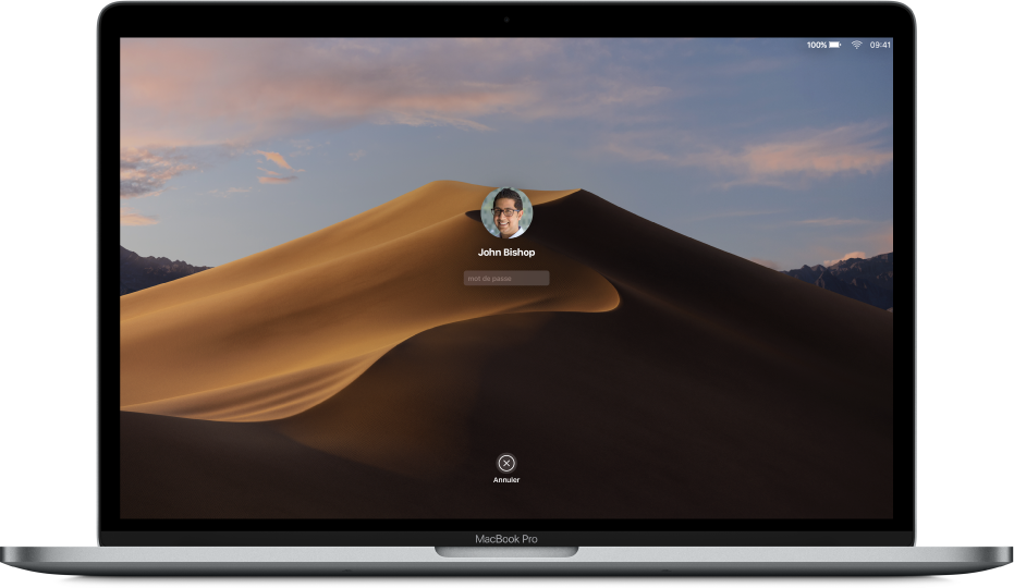 Le bureau d’un Mac présentant un écran d’ouverture de session verrouillé avec le champ de mot de passe au centre et un bouton Annuler en bas.