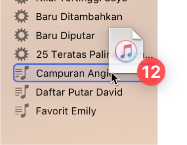 Album sedang diseret ke daftar putar. Daftar putar disorot dengan persegi berwarna biru.