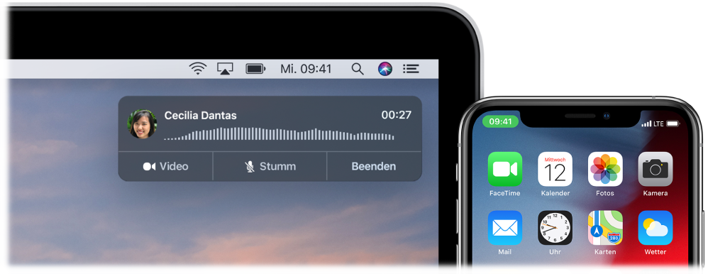 Mac-Bildschirm, auf dem ein Fenster mit der Mitteilung über einen Anruf oben rechts zu sehen ist, und ein iPhone, auf dem angezeigt wird, dass gerade über den Mac telefoniert wird.