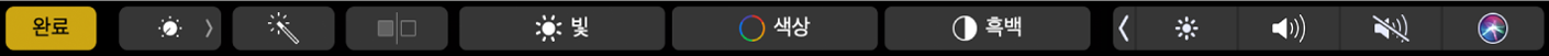 자르기, 필터, 조절, 리터칭 등의 사진 편집 버튼과 추가 옵션 탐색 버튼이 표시된 Touch Bar.