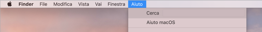 Una vista parziale della scrivania con il menu Aiuto aperto che mostra le opzioni di menu Cerca e Aiuto macOS.