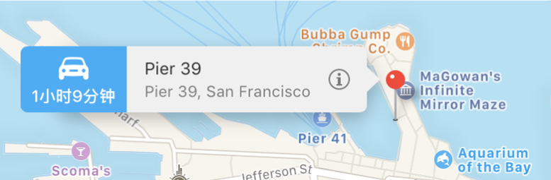 地图上用大头针固定的位置，横幅显示信息按钮和 Yelp 评分。