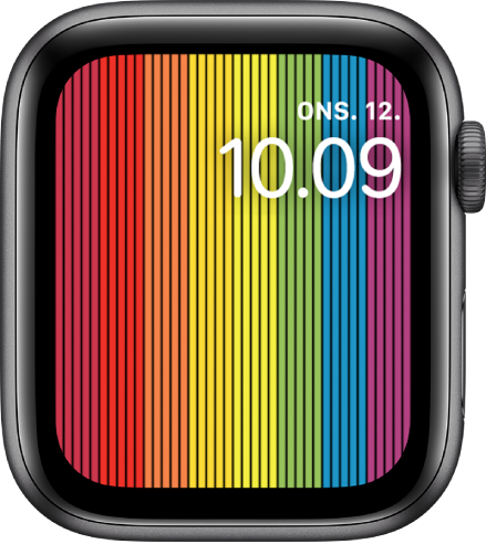 Urskiven Pride Digital, der viser lodrette regnbuestriber med ugedag, dato og klokkeslæt øverst til højre.