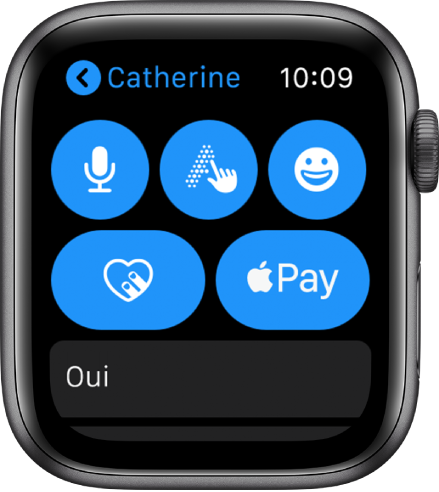 Un écran Messages affichant le bouton Apple Pay en bas à droite.