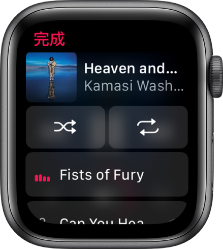 音軌列表視窗的左上角顯示專輯插圖，下方有隨機播放及重複播放按鈕，然後兩個音軌，第一個顯示紅色橫列，代表正在播放。