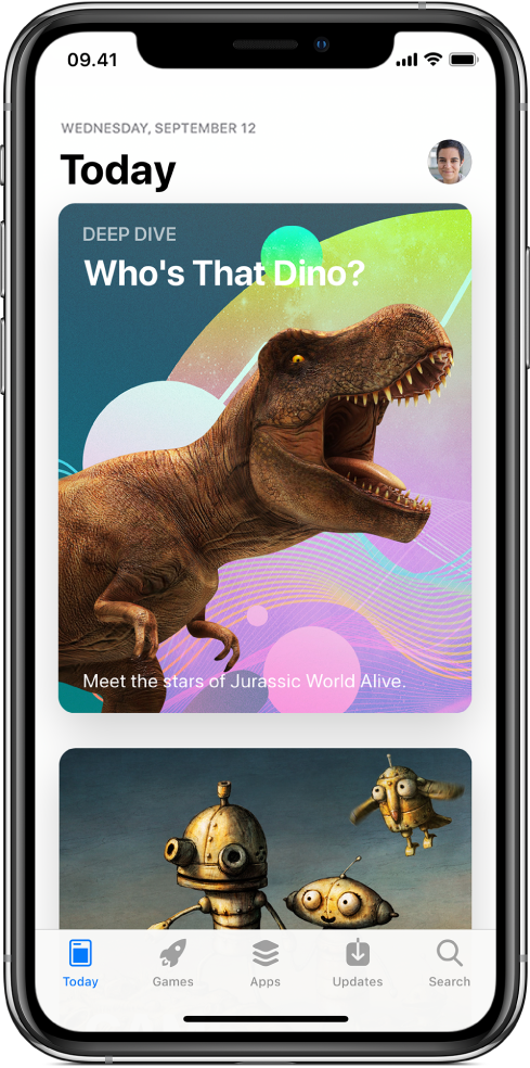 Skærmen I dag i App Store, der viser en udvalgt app. Dit profilbillede, som du trykker på for at se dine køb, er placeret øverst til højre. Langs med bunden af skærmen vises fra venstre mod højre fanerne I dag, Spil, Apps, Opdateringer og Søg.