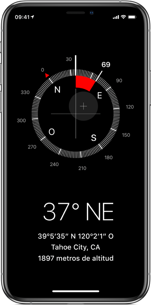 La pantalla de Brújula mostrando la dirección en la que apunta el iPhone así como tu ubicación y elevación actuales.