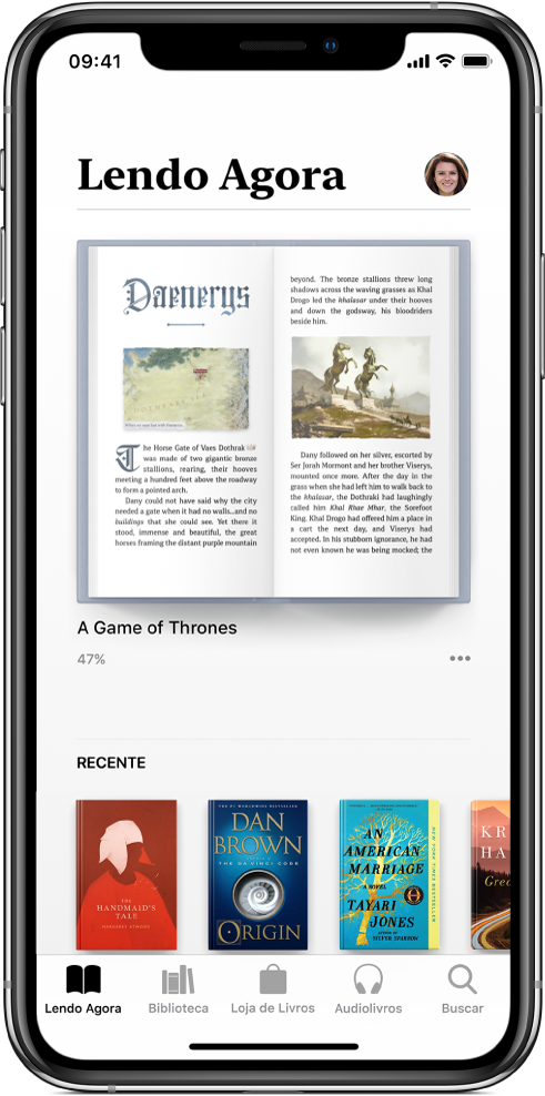 Tela Lendo Agora no app Livros. Na parte inferior da tela, da esquerda para a direita, as abas Lendo Agora, Biblioteca, Loja de Livros, Audiolivros e Buscar.