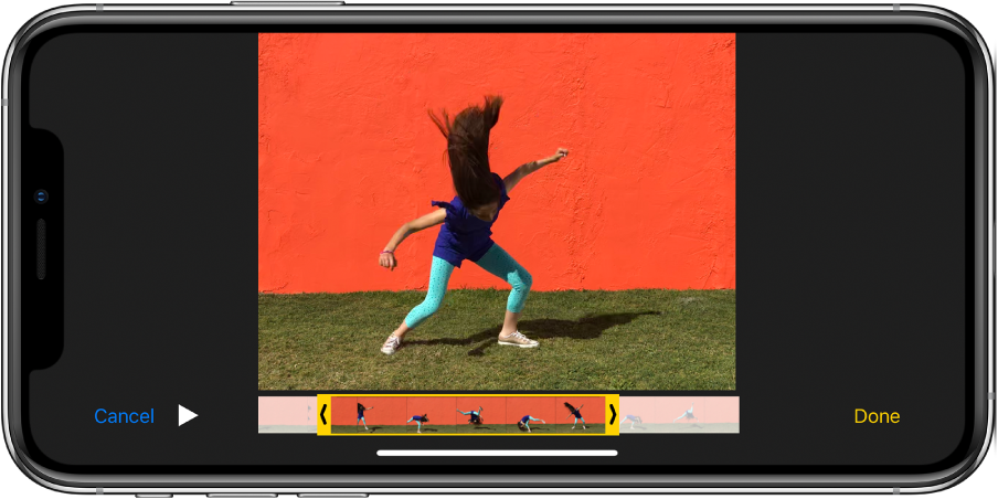 Videoposnetek s pregledovalnikom sličic na dnu. Gumba »Cancel« in »Play« sta spodaj levo, gumb »Done« pa spodaj desno.
