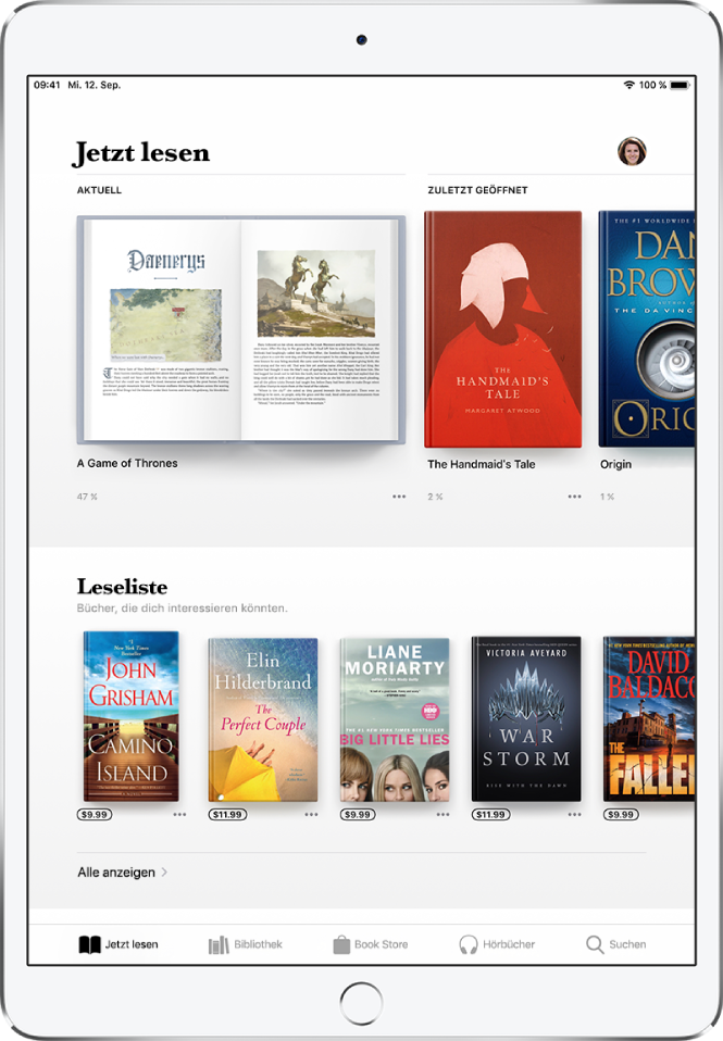 Ein Bildschirm der App „Bücher“. Unten auf dem Bildschirm sind von links nach rechts die Tabs „Jetzt lesen“, „Bibliothek“, „Book Store“, „Hörbücher“ und „Suchen“ zu sehen, wobei der Tab „Jetzt lesen“ ausgewählt ist. Oben auf dem Bildschirm ist der Abschnitt „Jetzt lesen“ mit den Büchern zu sehen, die derzeit gelesen werden. Darunter befindet sich die Leseliste mit den zum Lesen vorgemerkten Büchern.