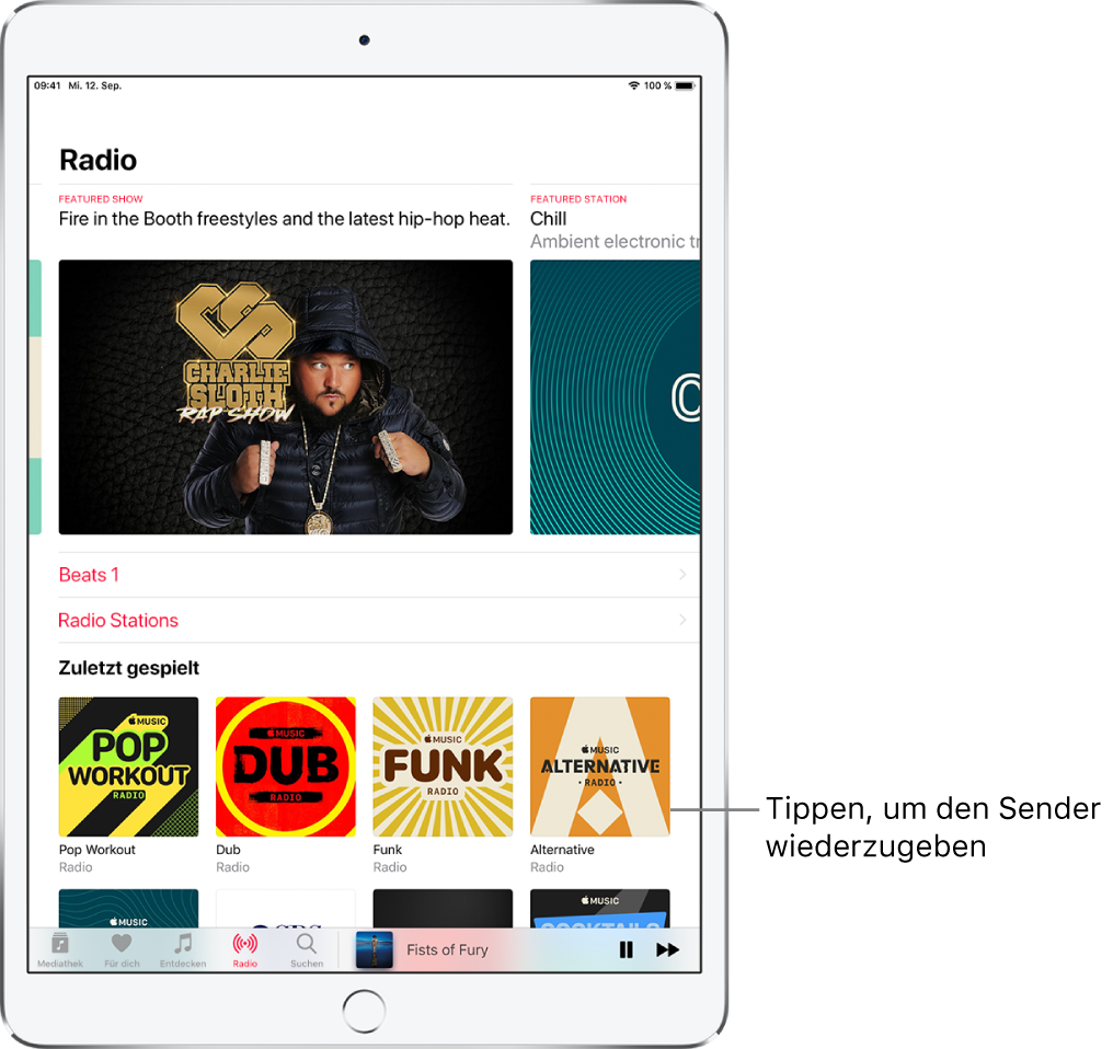 Der Bildschirm „Radio“ mit einem Radiosender oben, den Links „Beats 1“ und „Radiosender“ in der Mitte und „Empfohlene Sender“ darunter.