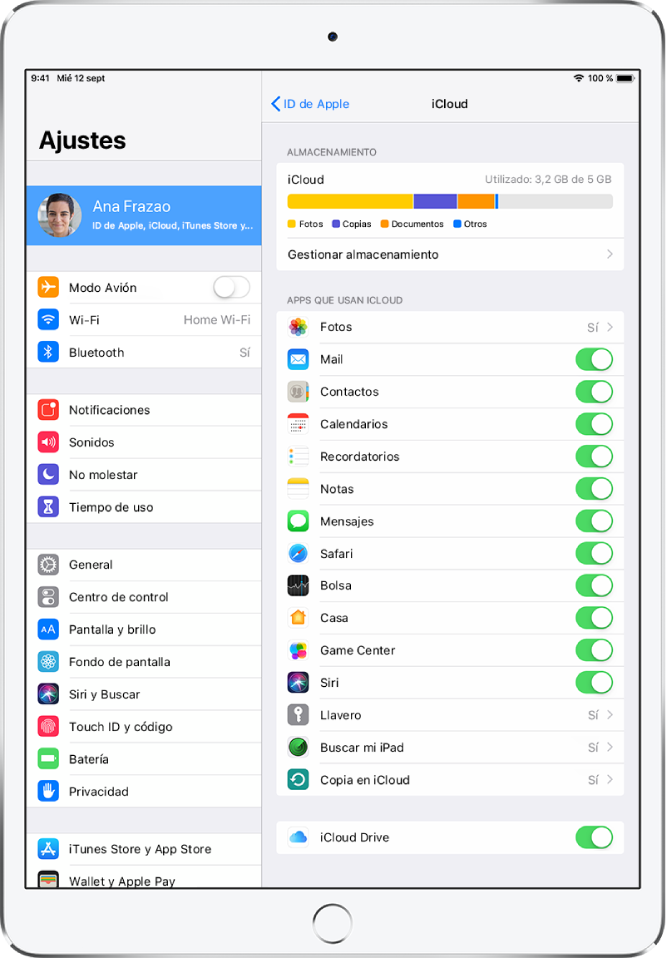 Pantalla de ajustes de iCloud con el medidor de almacenamiento de iCloud y una lista de apps y servicios, como Mail, Contactos y Mensajes, que se pueden utilizar con iCloud.