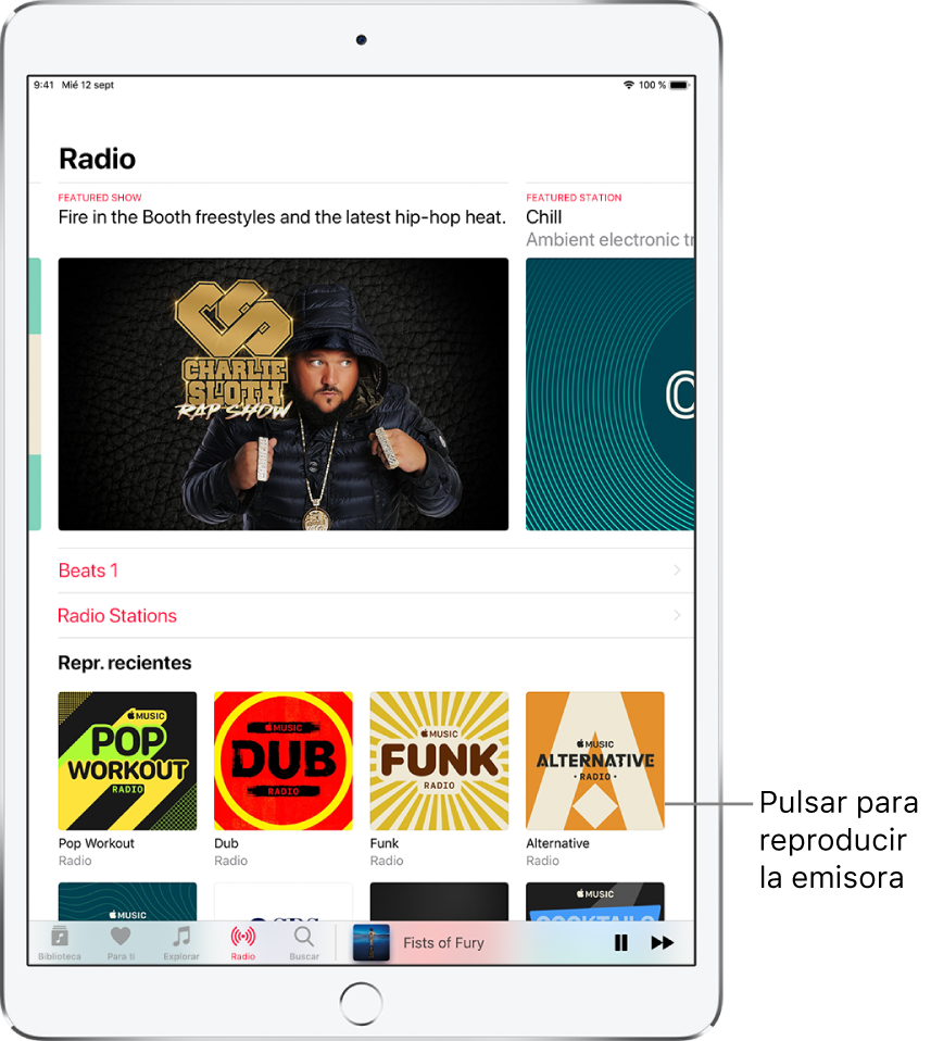 Pantalla Radio en la que se muestra una emisora en la parte superior; los enlaces “Beats 1” y “Emisoras de radio” aparecen en la mitad de la pantalla y la sección “Emisoras destacadas” debajo.