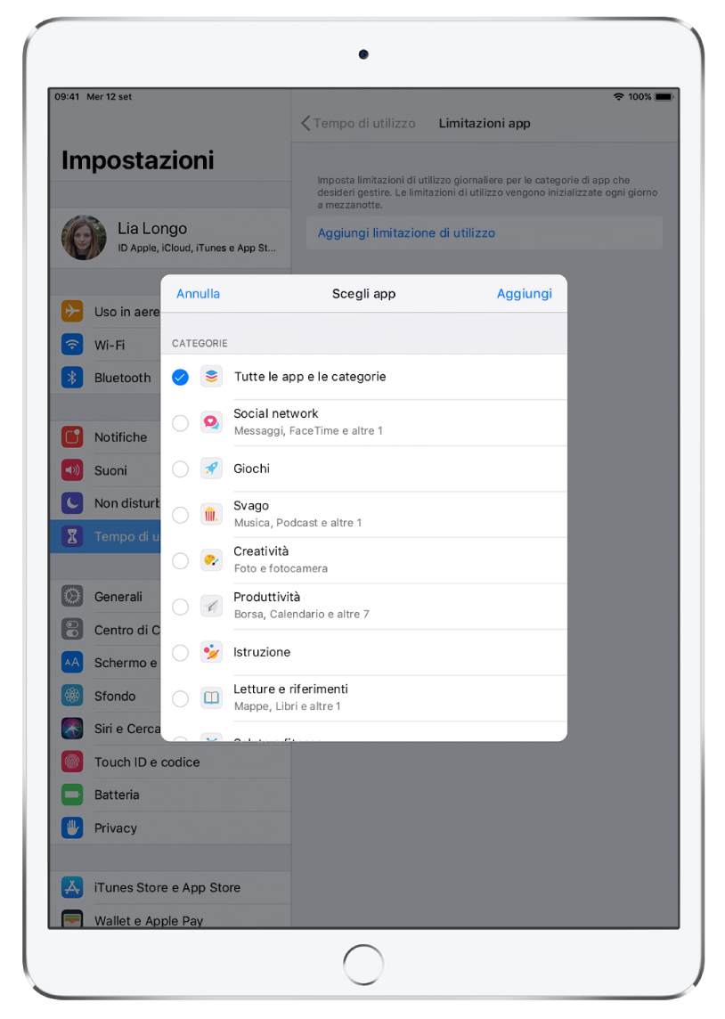 La schermata “Limitazioni app” in “Tempo di utilizzo” con un elenco di categorie di app. Le categorie, elencate dall'alto in basso, sono: “Tutte le app e le categorie”, “Social network”, Giochi, Svago, Creatività, Produttività, Istruzione e “Letture e riferimenti”. Accanto a ciascuna categoria è presente un cerchio per selezionarla e impostare un limite di tempo.