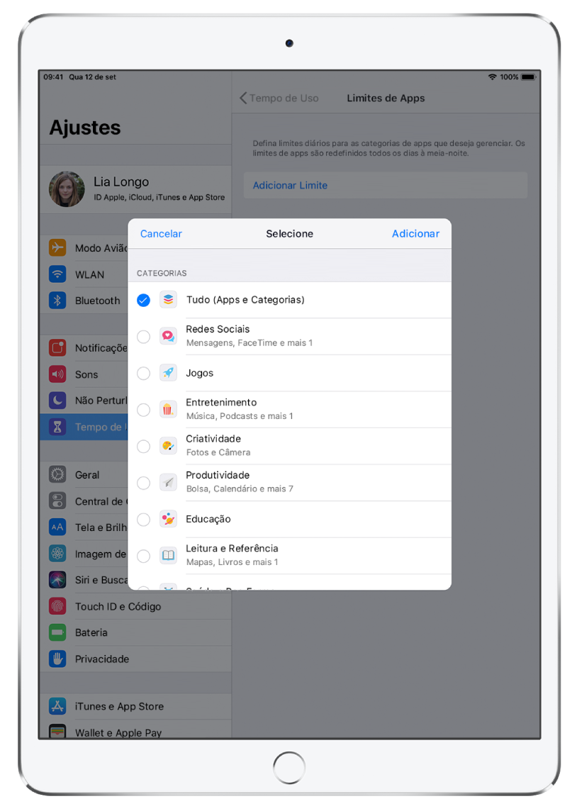 Tela de Limites de Apps no Tempo de Uso com uma lista de categorias de apps. As categorias, de cima para baixo, são: Todos os Apps e Categorias, Redes Sociais, Jogos, Entretenimento, Criatividade, Produtividade, Educação, e Leitura e Referência. Ao lado de cada categoria, um círculo para selecionar a categoria e definir um limite de tempo.