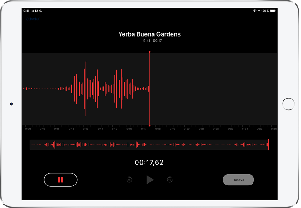 Obrazovka nahrávky Diktafón s ovládacími prvkami na začiatok nahrávania, prehranie a dokončenie nahrávky.