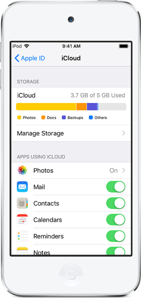 شاشة إعدادات iCloud ويظهر بها مقياس مساحة تخزين iCloud وقائمة من التطبيقات والميزات، مثل البريد وجهات الاتصال والرسائل، والتي يمكن استخدامها مع iCloud.
