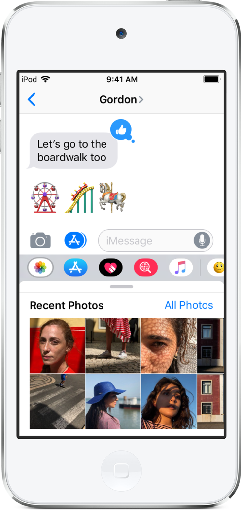 نافذة محادثة في الرسائل تعرض تطبيق الصور في iMessage أسفلها. تطبيق الصور في iMessage يعرض - من أعلى اليمين - روابط الصور الحديثة وكافة الصور. أسفل ذلك تظهر الصور الحديثة، والتي يمكن عرضها كل منها بالتحريك لليمين.