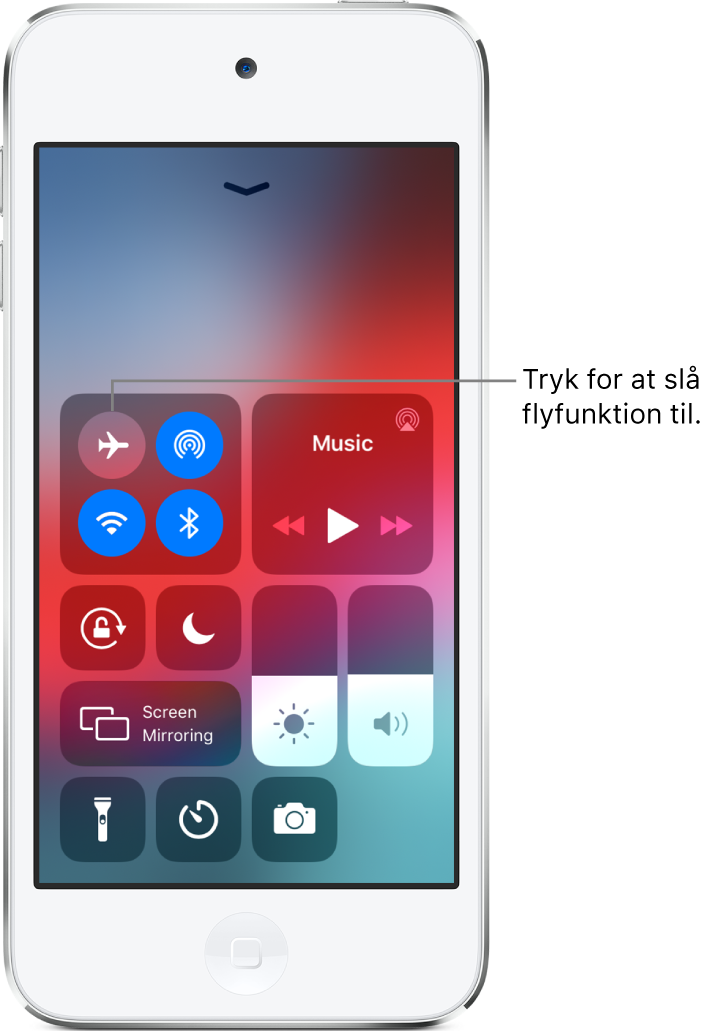 En skærm med Kontrolcenter med en billedtekst, der forklarer, at et tryk på knappen øverst til venstre slår flyfunktion til.