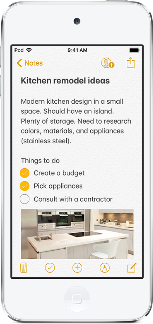 Uma nota com ideias para redecorar a cozinha e uma lista de afazeres. Existem botões para colaborar com outras pessoas na nota e para partilhar a nota. Na parte inferior existem botões para apagar a nota, iniciar uma lista de controlo, adicionar um anexo, adicionar marcação e criar uma nota nova.