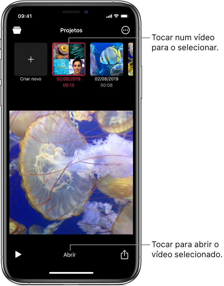 O botão “Criar novo” e as miniaturas dos projetos existentes por cima de uma imagem do vídeo no editor, com o botão Abrir por baixo.
