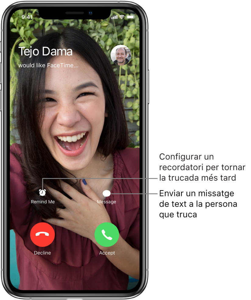 Pantalla de trucada entrant. A la part inferior de pantalla, a la fila superior, d’esquerra a dreta, hi ha els botons Recordar-ho i Missatge. A la fila inferior, d’esquerra a dreta, hi ha els botons Refusar i Acceptar.