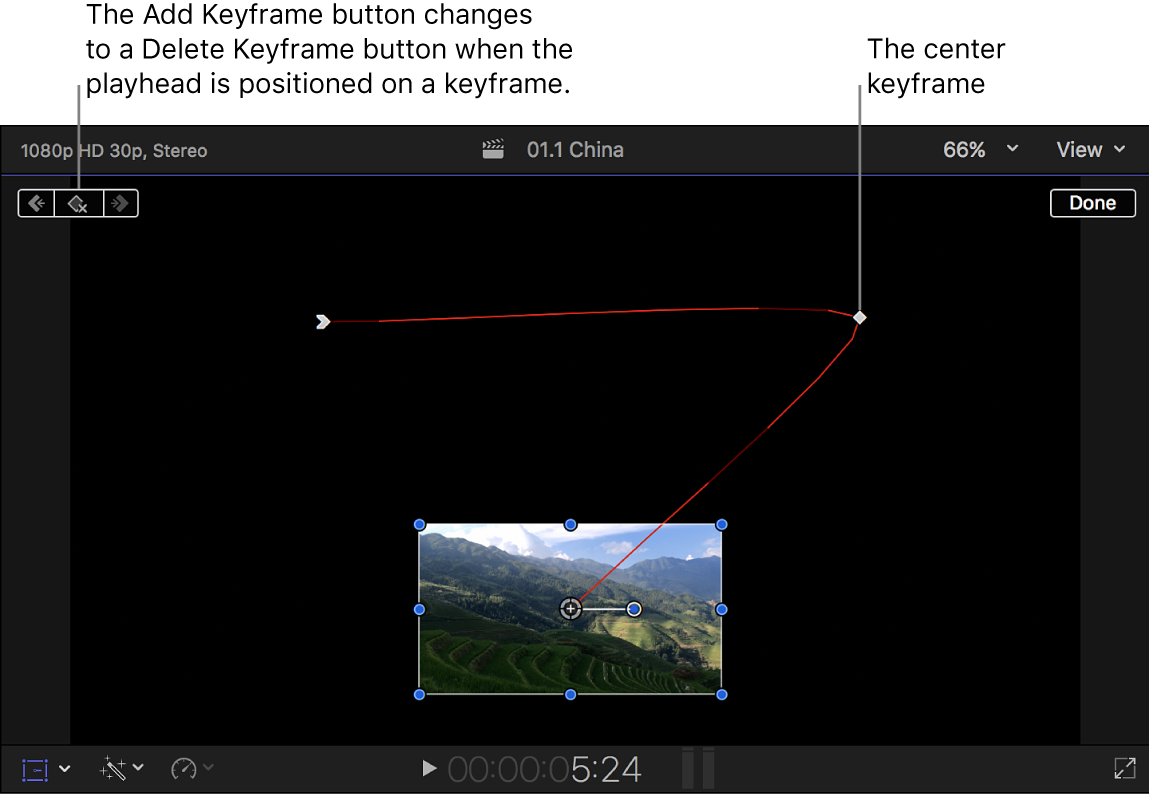 Der Viewer mit dem Effekt „Transformieren“ mit drei eingestellten Keyframes und einer roten Linie zwischen den Keyframes, die den Bildpfad anzeigt