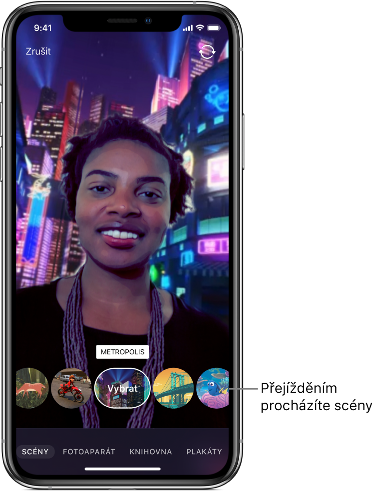 Selfie scéna v prohlížeči; dole volby filtru