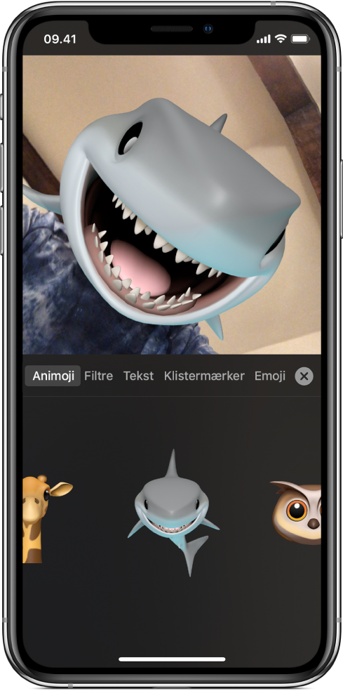 Et videobillede i fremviseren med en haj-Animoji.