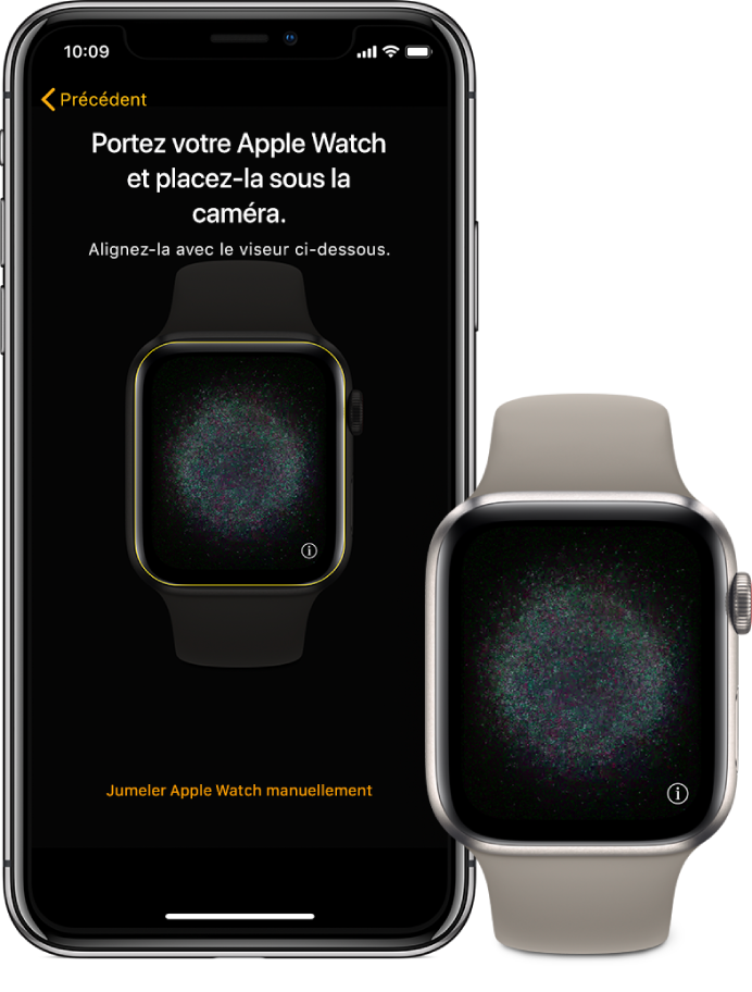 Un iPhone et une montre côte à côte. L’écran de l’iPhone affiche les instructions de jumelage et l’Apple Watch est visible dans le viseur; l’écran de l’Apple Watch affiche l’image de jumelage.
