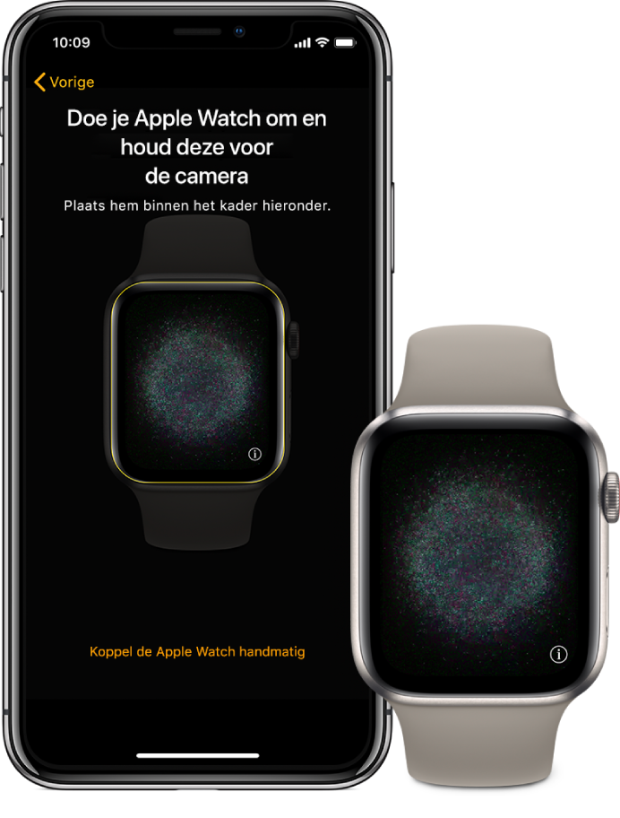 Een iPhone en een Watch naast elkaar. In het iPhone-scherm zijn de koppelingsinstructies te zien en is de Apple Watch zichtbaar in de zoeker. In het Apple Watch-scherm is een afbeelding van de koppeling te zien.
