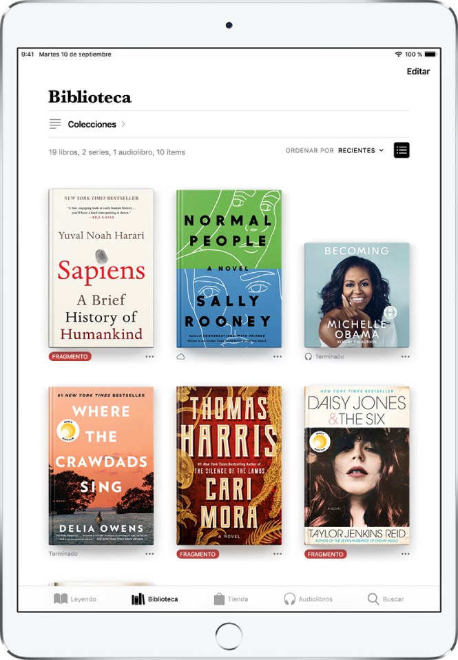 Pantalla Biblioteca en la app Libros. En la parte superior de la pantalla se encuentra el botón Colecciones y una serie de opciones de ordenación. La opción de ordenación Recientes está seleccionada. En el centro de la pantalla se muestran portadas de libros de la biblioteca. En la parte inferior de la pantalla, de izquierda a derecha, se muestran las pestañas Leyendo, Biblioteca, Tienda, Audiolibros y Buscar.