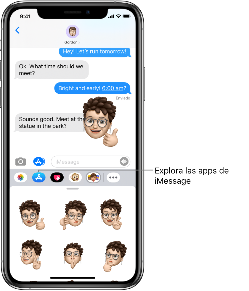 Conversación de Mensajes con el botón “Navegador de apps” de iMessage seleccionado. En la sección de apps abierta se muestran stickers con emoticonos.