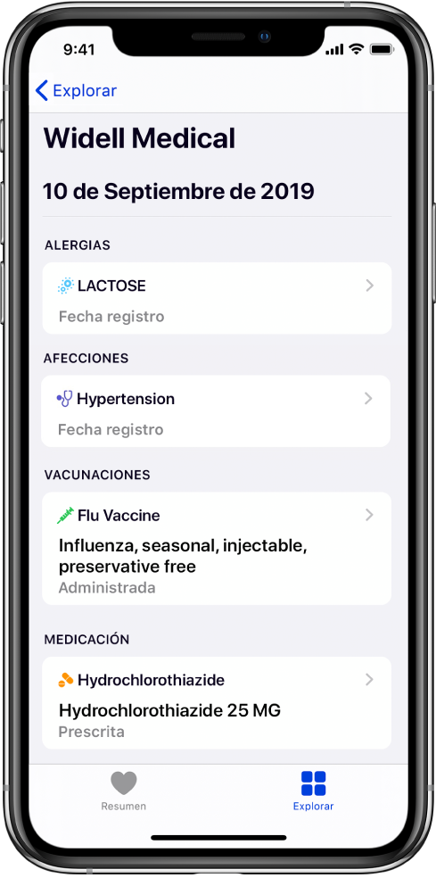 El título “Widell Medical” se muestra cerca de la parte superior de la pantalla de la app Salud. Debajo del título, hay información sobre varios tipos de historiales clínicos. La categoría superior, Alergias, contiene un registro, Lactosa (Fecha registro). A la derecha, un control de flecha indica que hay más información disponible para el registro. La pantalla incluye historiales clínicos adicionales para las categorías Afecciones, Vacunaciones y Medicación.