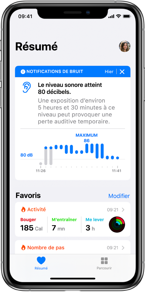 Écran de résumé affichant une notification de bruit en haut, avec les résumés des deux favoris ci-dessous : Activité et Nombre de pas.