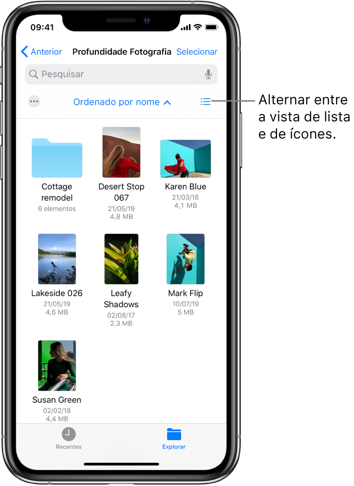 Uma localização de iCloud Drive para ficheiros de fotografias. Os elementos estão ordenados por nome e são compostos por uma pasta denominada “Remodelação da casa de campo” e seis documentos: Paragem no deserto, Azul Catarina, Lago, Sombras nas folhas, Flip do Marco e Verde Susana. Um botão para mudar entre a vista de lista e vista de ícones aparece no canto superior direito.