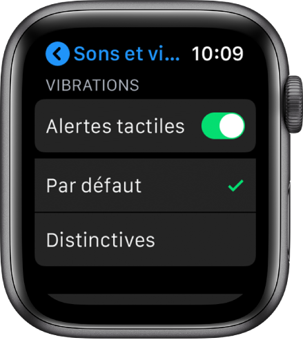 Réglages Sons et vibrations sur l’Apple Watch, avec le curseur des vibrations et les options Par défaut et Distinctives en dessous.