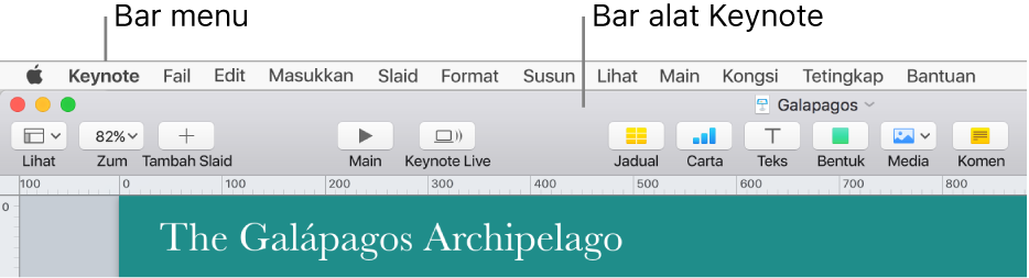 Bar menu di bahagian atas skrin dengan menu Apple, Keynote, Fail, Edit, Masukkan, Format, Susun, Paparan, Kongsi, Tetingkap dan Bantuan. Di bawah bar menu ialah pembentangan Keynote terbuka dengan butang bar alat merentas bahagian atas untuk Paparan, Zum, Tambah Slaid, Main, Keynote Live, Jadual, Carta, Teks, Bentuk, Media dan Komen.